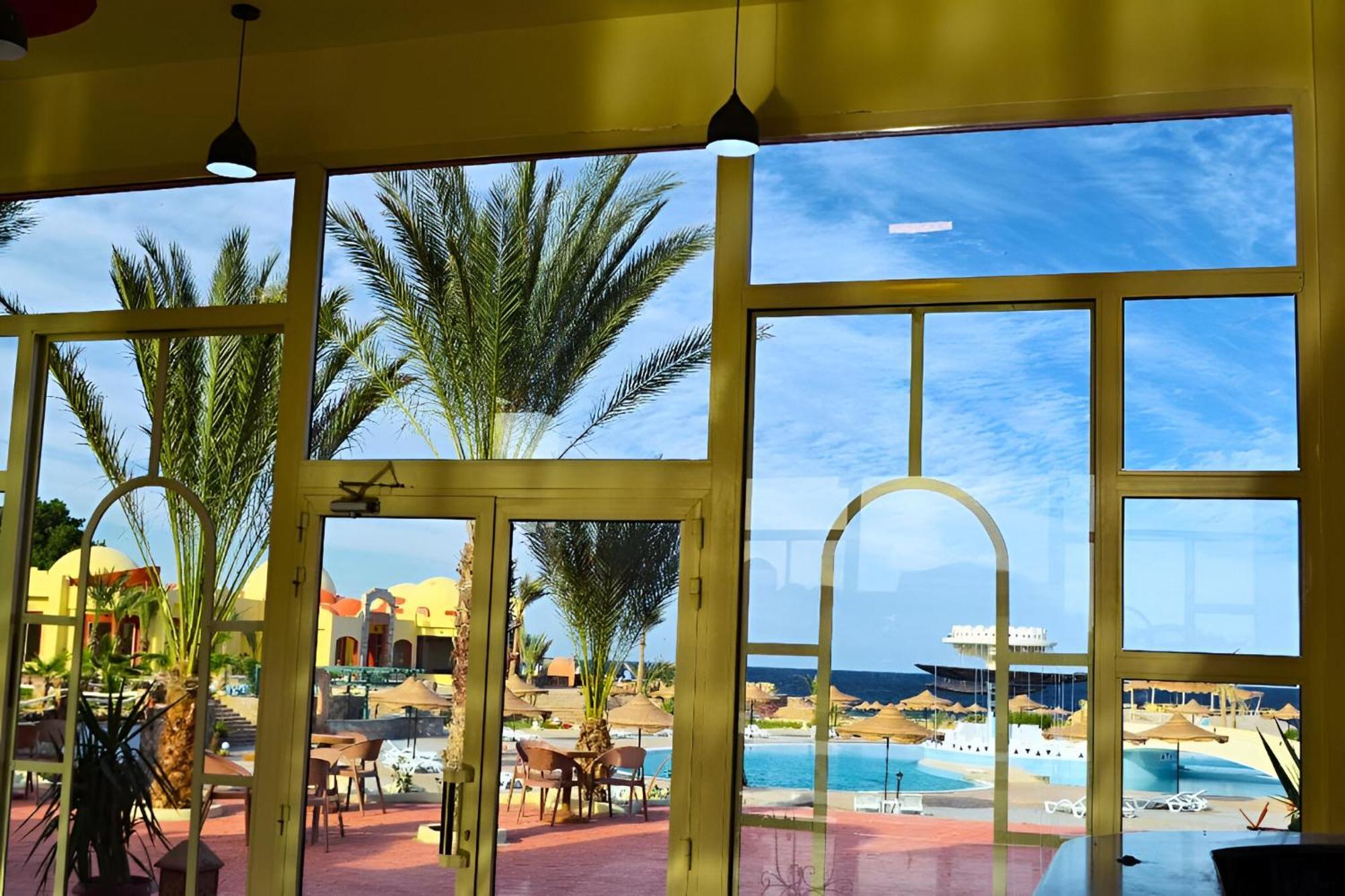 Hostmark Zabargad Beach Resort Abu Ghusun Exterior photo